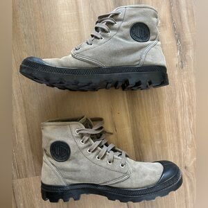 Palladium Men's Gray Canvas Boots